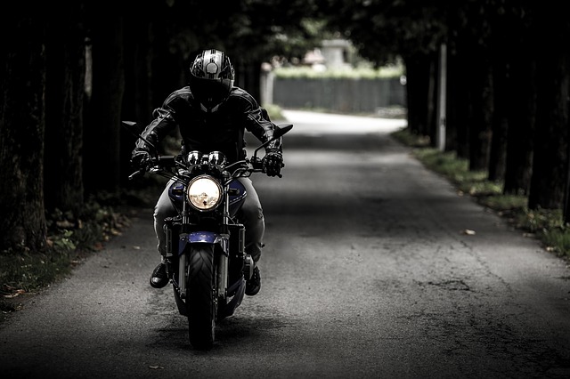 Motocykle vs automobily